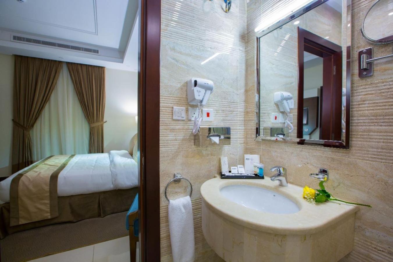 Sun Park Hotel Suites Djedda Buitenkant foto